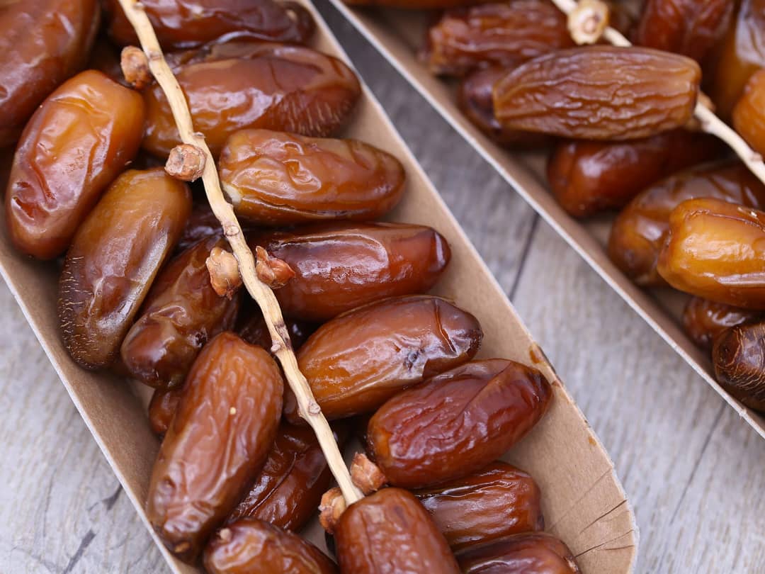 DATES — vue 1